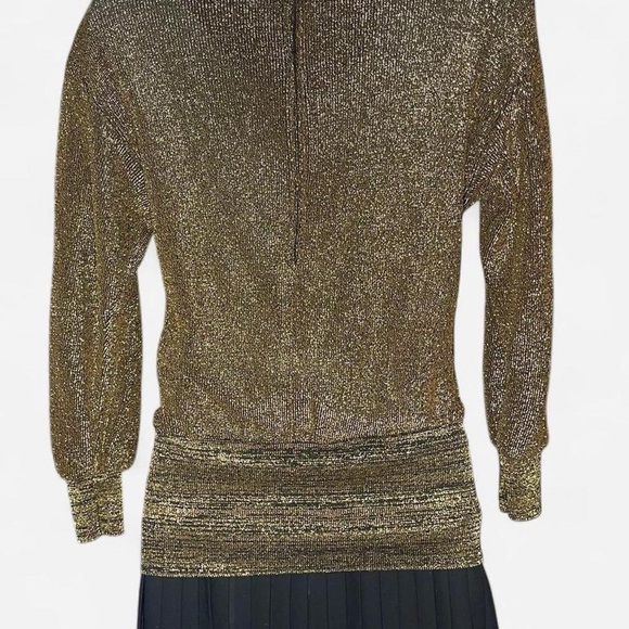 Luxurious Gold and Black Long Sleeve Dress - Picture 5 of 5